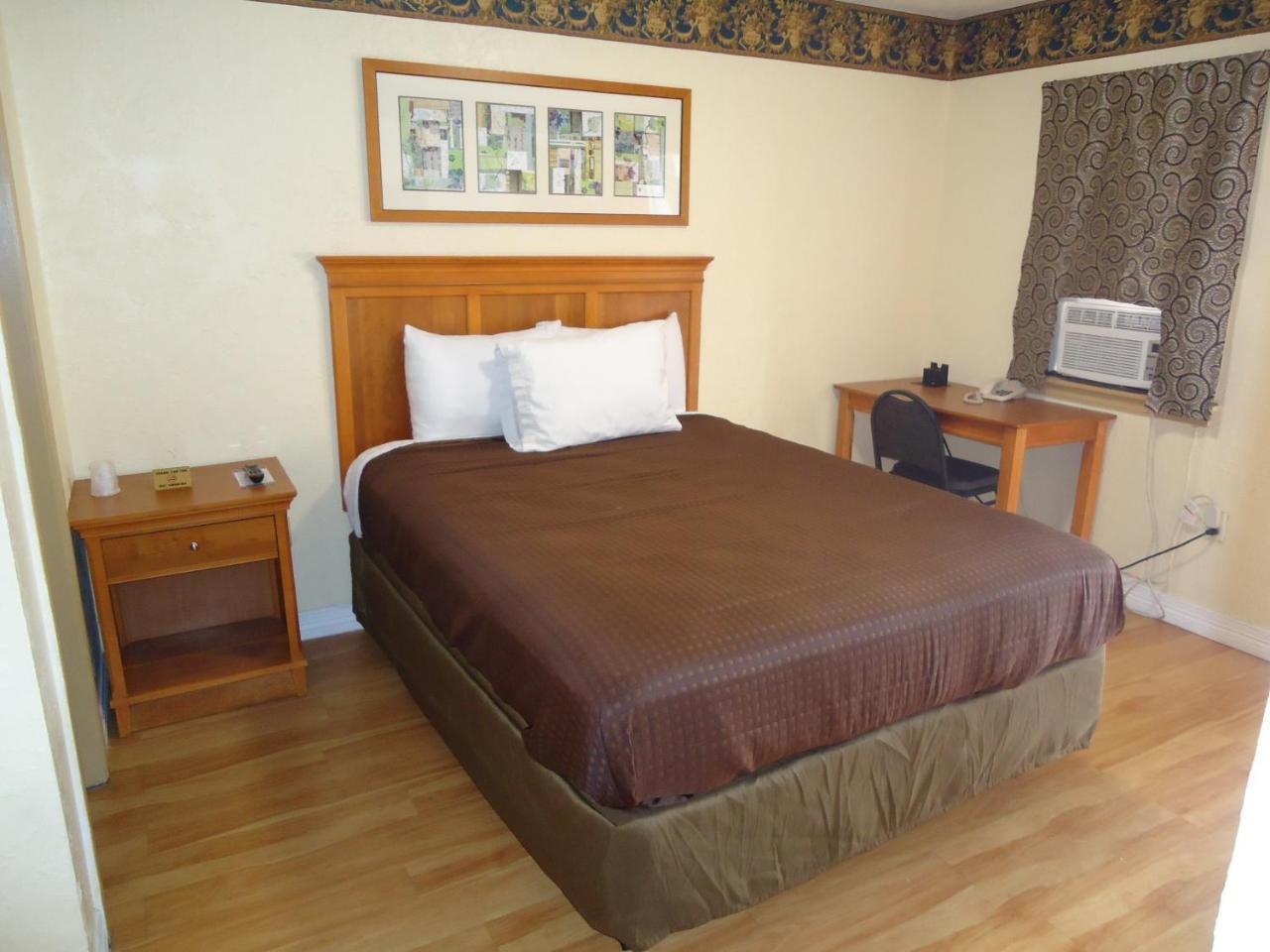 Budget Inn Лотон Екстер'єр фото